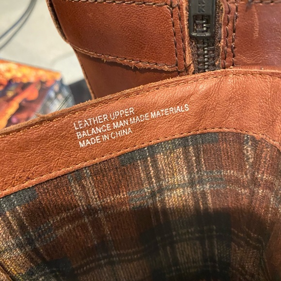 EUC - BORN Brown Alamid Boot - SIZE 7 - Picture 8 of 12
